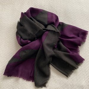 Large 100% wool scarf / shawl/ wrap